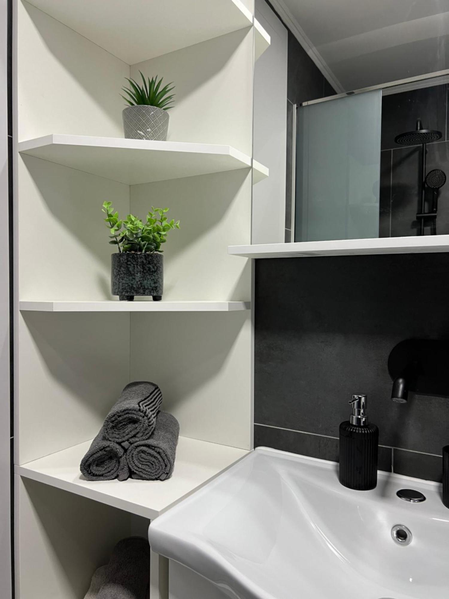 Tao Apartment, Apartma *